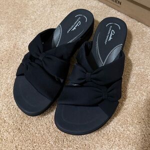 Clarks Women's Elegant Black Sandals